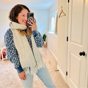 GAP Gray Chunky Knit Tassel Scarf